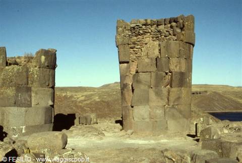 SILLUSTANI - TOMBS