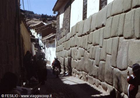 CUZCO - INCA WALL