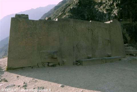 OLLANTAYTAMBO - FORTRESS WALL