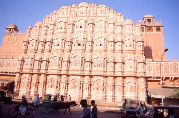 JAIPUR - PALACE OF THE WINDS