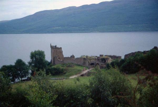 LOCH NESS - URQUHART CASTLE