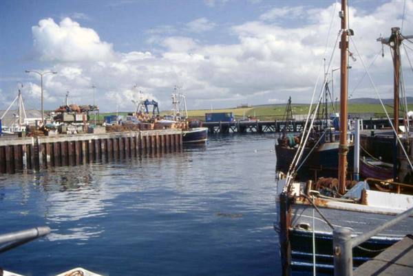 MAINLAND - THE HARBOUR