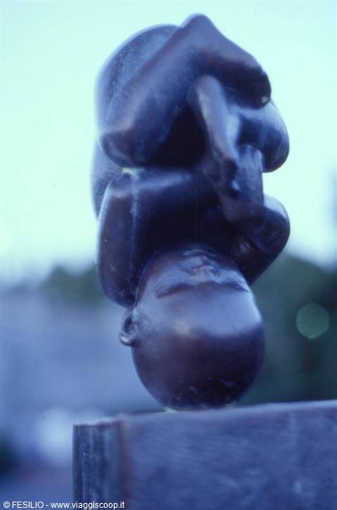 OSLO - FROGNER PARK - STATUE OF BIRTH