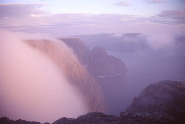 NORTH CAPE AT 00 SOLAR TIME