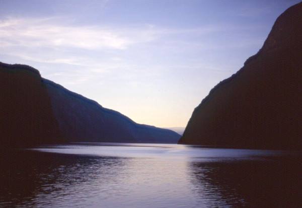 UNDREDAL - NIGHT ON THE FJORD