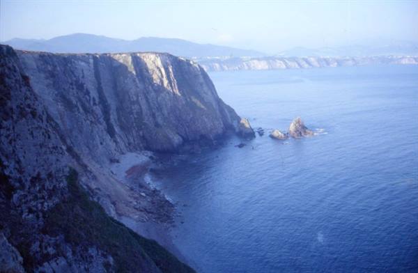 CAPE BUSTO