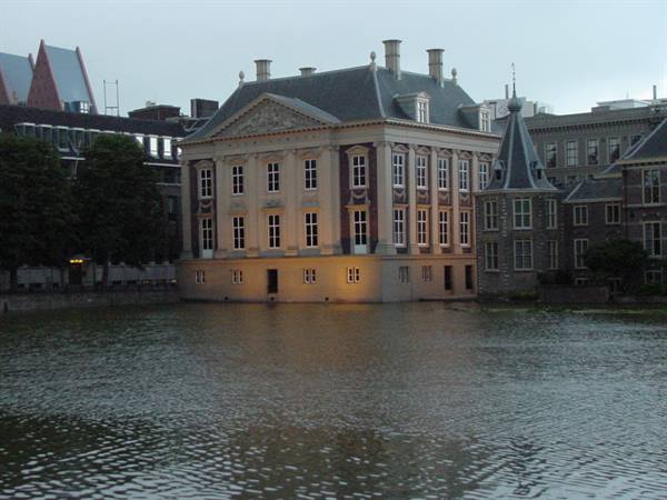 DEN HAAG