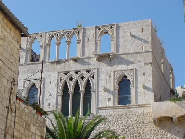 HVAR