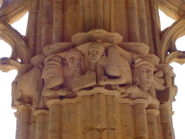 SANTES CREUS