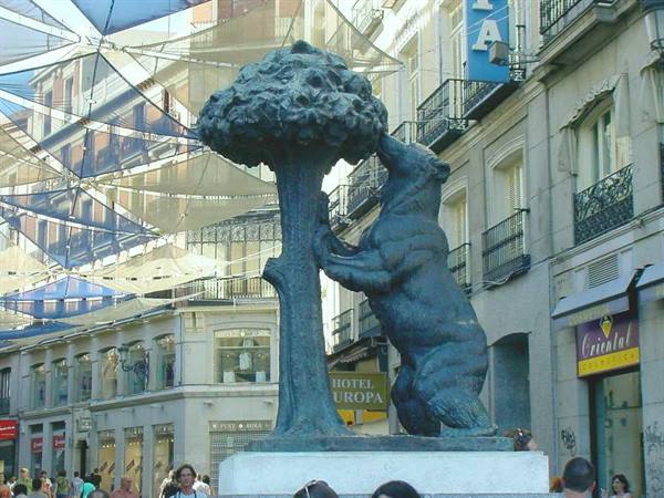 Bronze Bear and strawberry tree statue at Puerta del Sol, Madrid