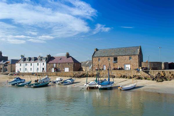 Picturesque little harbour of Stonehaven