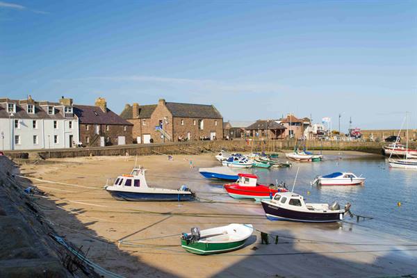 Picturesque little harbour of Stonehaven