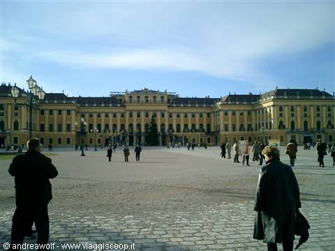 Schonbrunn. Main entrance of the castle