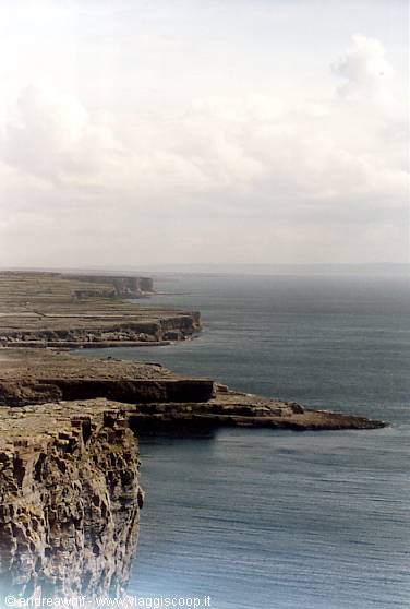 Aran. Cliff plunging into the Atlantic Ocean