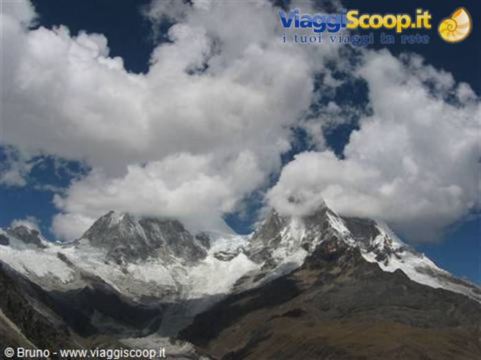 Trekking in the Cordillera Blanca - The Huascaran from the Portachuelo pass