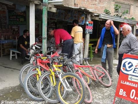 Arrival in Coroico by mountain bike