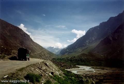 Road between Jispi and Darcha