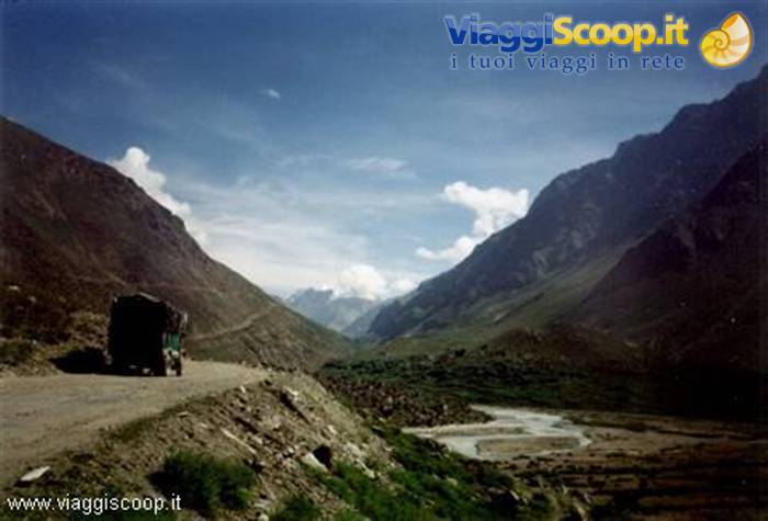 Road between Jispi and Darcha