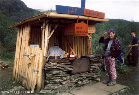Waiting for a 'Renburger' at the end of the trek