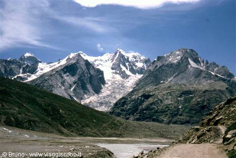 Towards Manali