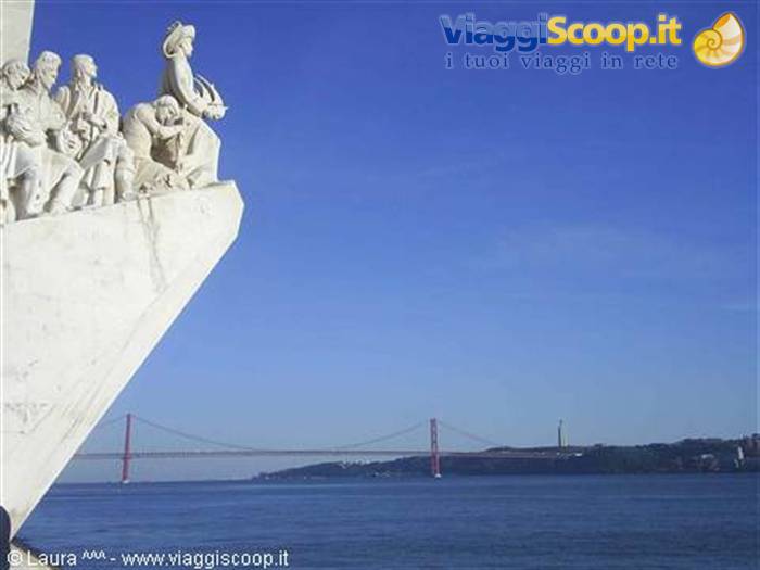 MONUMENT TO THE DISCOVERIES AND 25 ABRIL BRIDGE