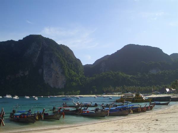 phi phi island again