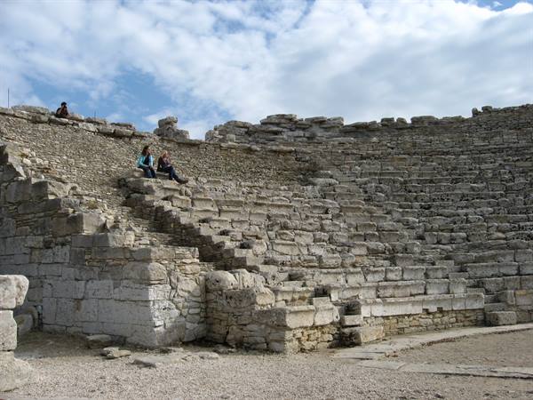 Segesta : the amphitheatre