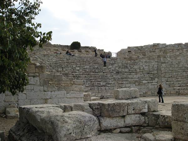 Segesta : the amphitheatre