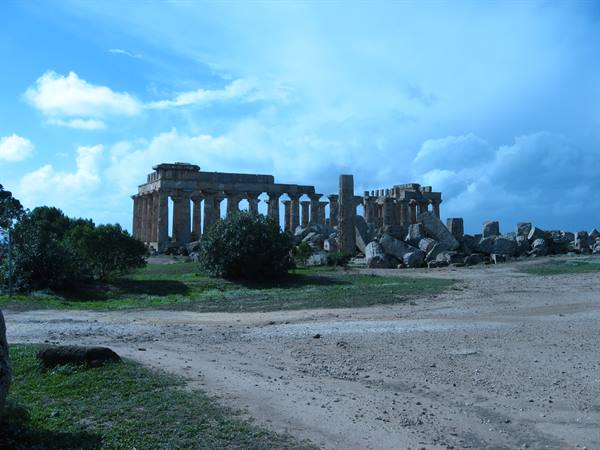 Selinunte : Fluorescent temple