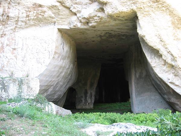 Syracuse : the Latomia and the Grotta dei Cordari
