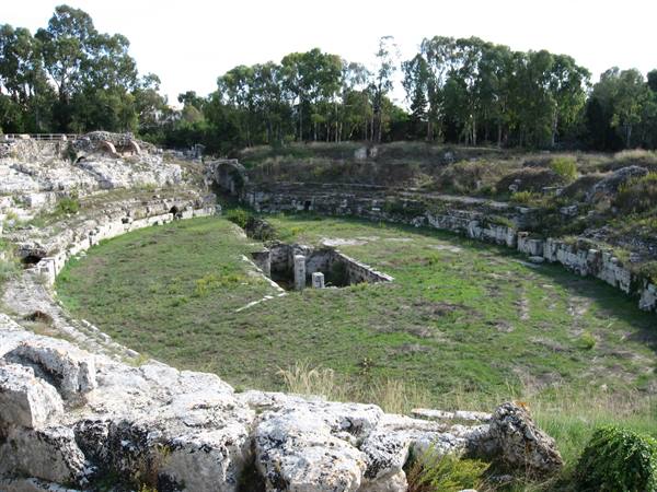 Syracuse : the Roman Amphitheatre