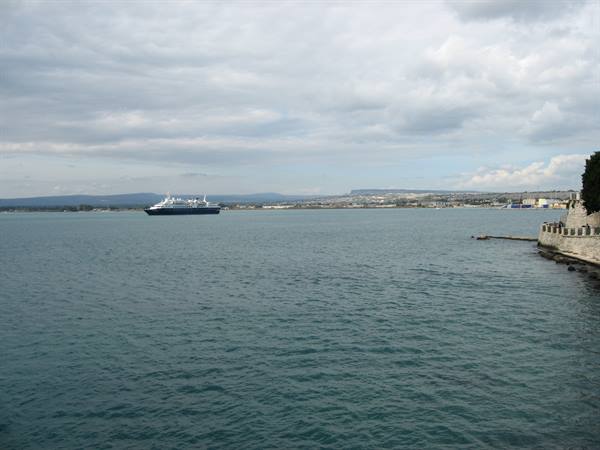 Syracuse . the port