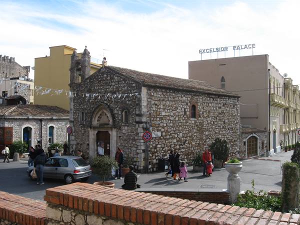 Taormina : a little square
