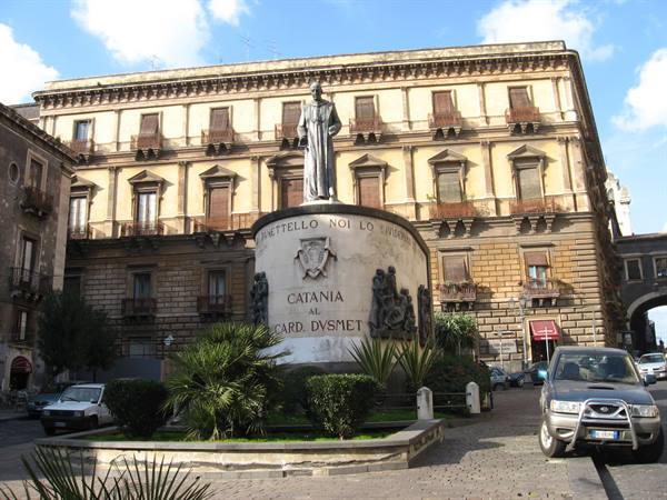 monument to Cardinal Dusmet