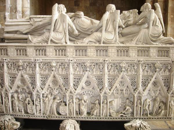 Alcobaca : the church and the king's tomb