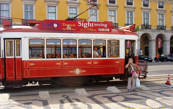 The tram and the Fado