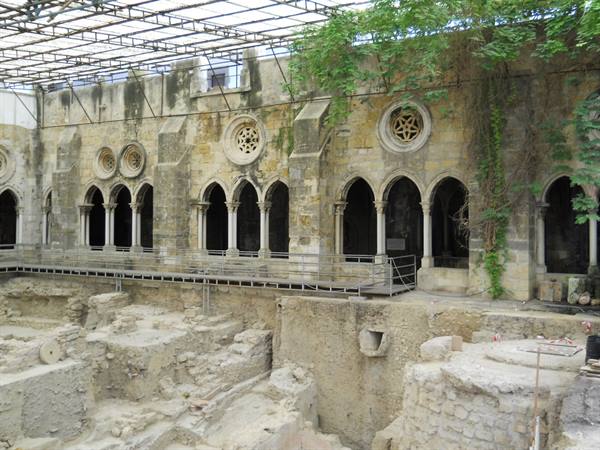cloister of the Se
