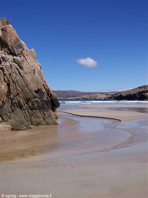 Leirinmore - River mouth and little cloud