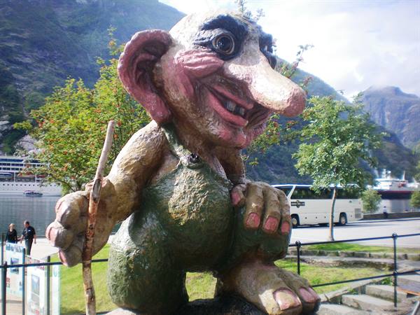 monument to troll