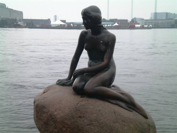 little mermaid in copenhagen