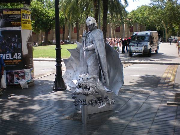 b-street artist on the rambla