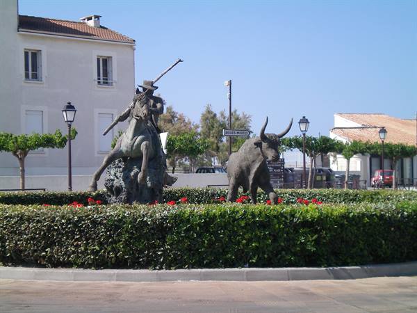 monument of S.Marie de la Mer