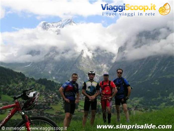 The majestic peaks surrounding Grindelwald