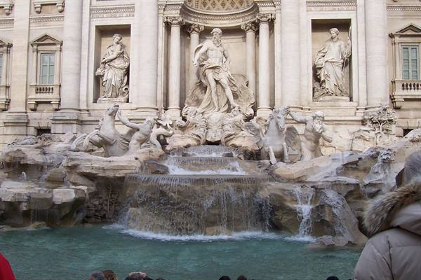 TREVI FOUNTAIN