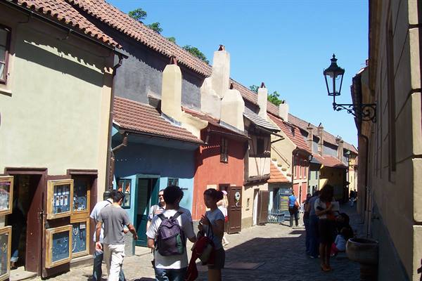 GOLDEN LANE