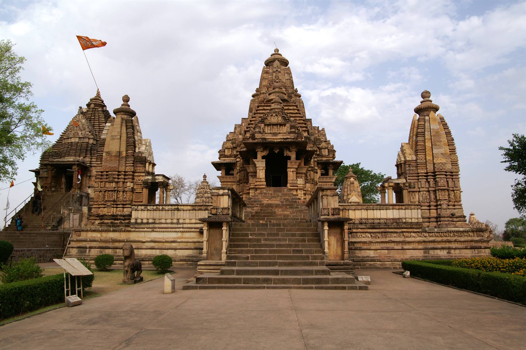 Khajuraho - Erotic art temples