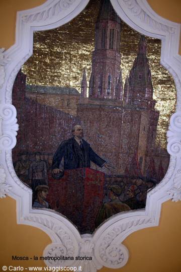 Golden mosaic of Lenin addressing a crowd, Moscow metro