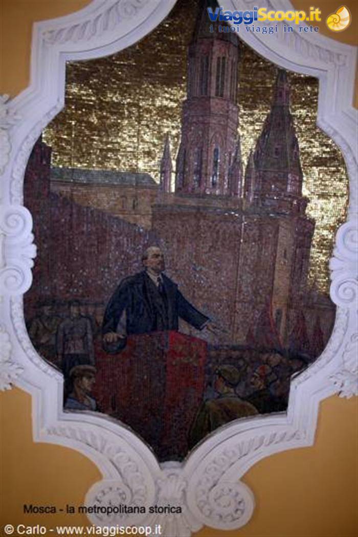 Golden mosaic of Lenin addressing a crowd, Moscow metro