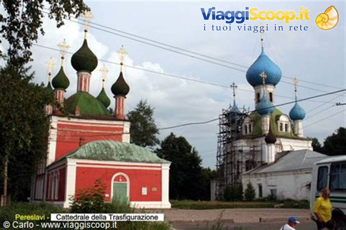 Pereslavl-Zalessky, Transfiguration Cathedral, green and blue domes under grey clouds