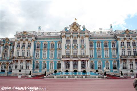 Blue and white facade of the Catherine Palace at Tsarskoye Selo